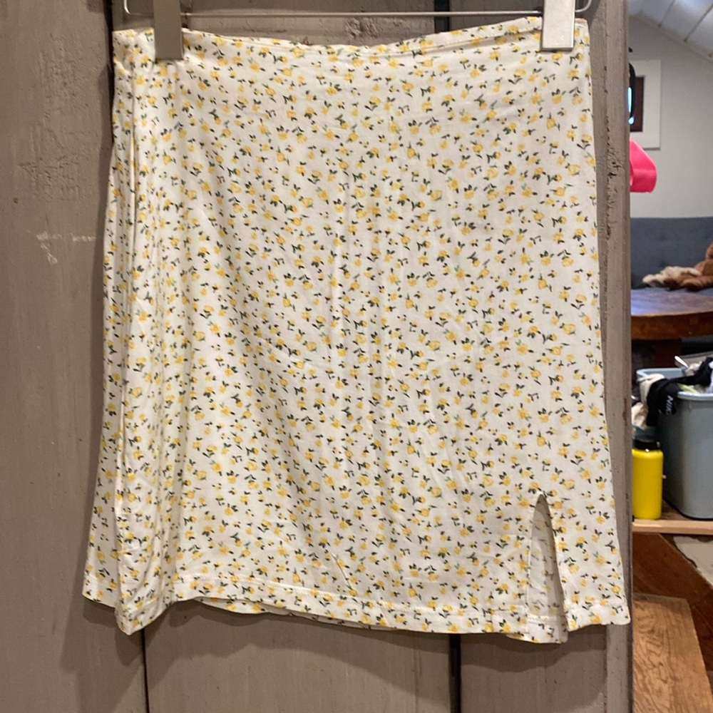 Floral mini skirt